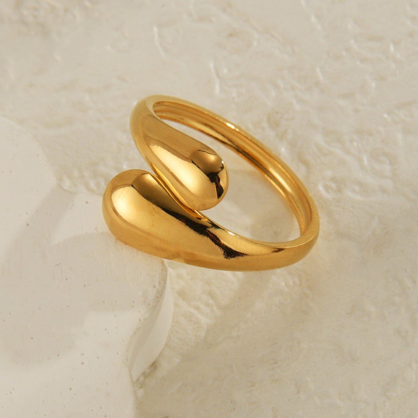 INS European And American Minimalist 18K Stainless Steel Water-drop-shaped Interlocking Open-ring